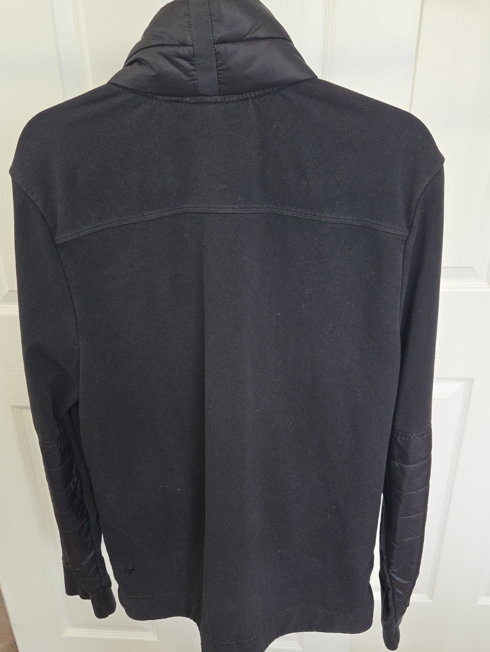 lululemon athletica Men's Black Full-Zip Sweater Jacket - Picture 2 of 2